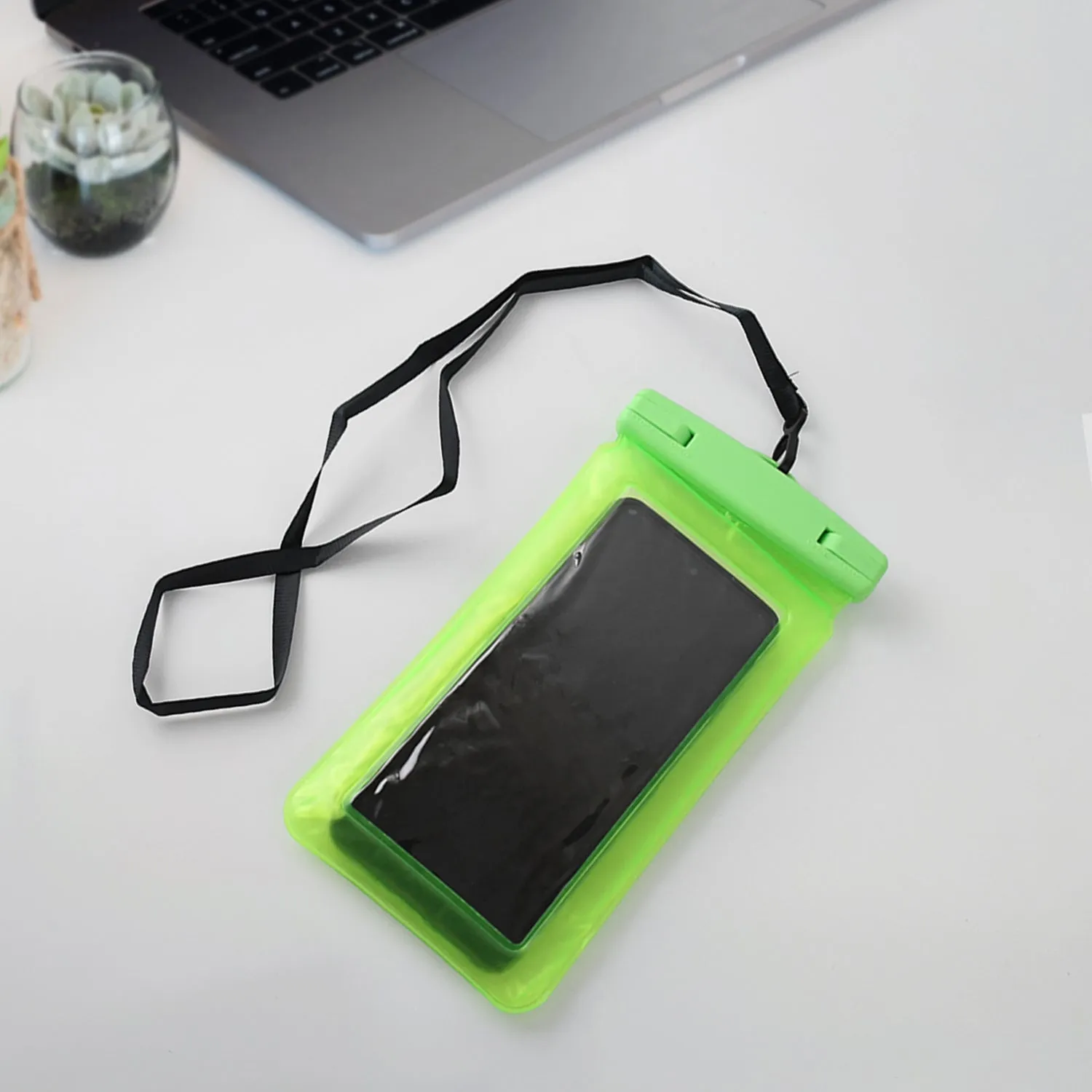 Waterproof Phone Pouch – Clear Dry Bag for Mobiles - Detailed Feature View 5