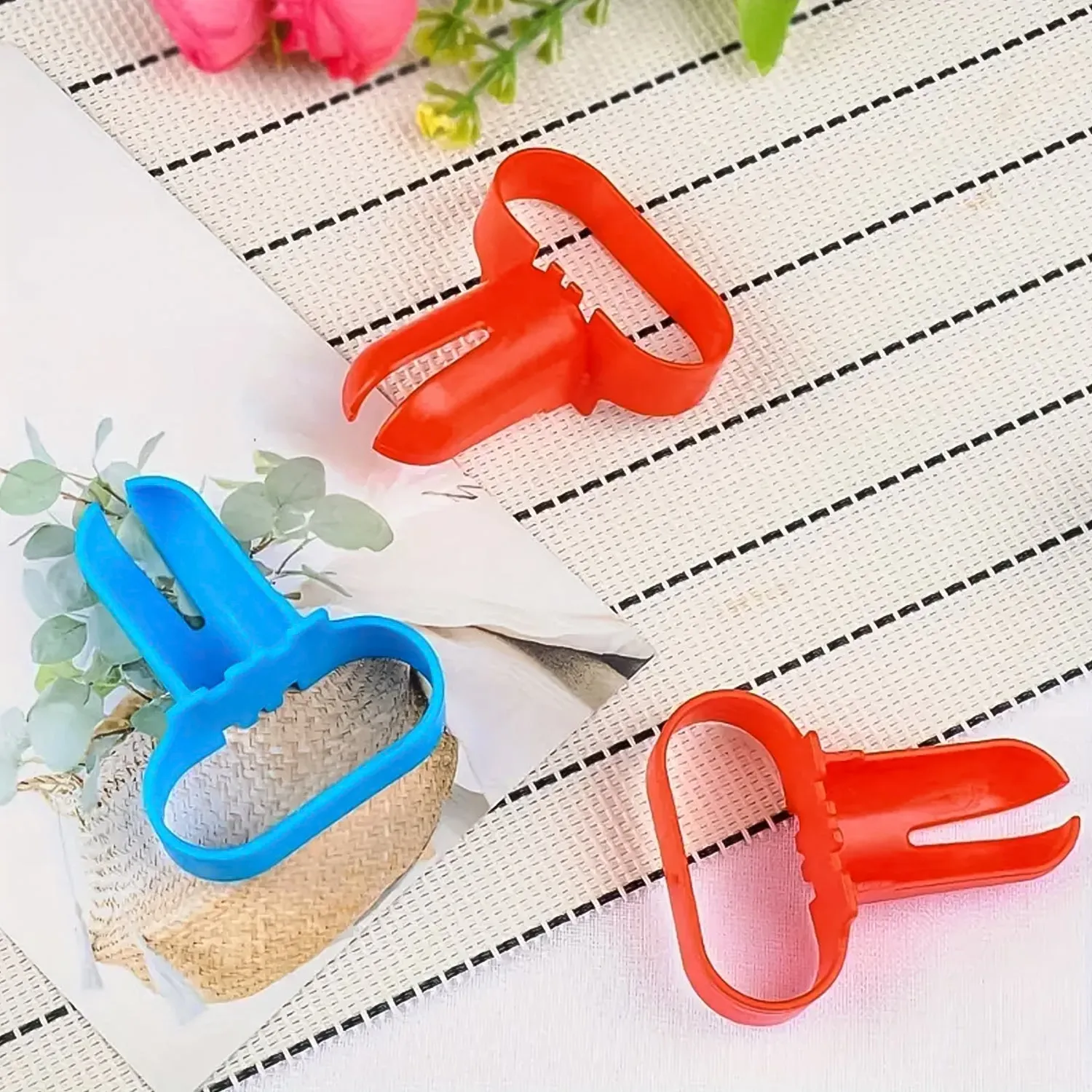 Balloon Tying Tool Set – Ergonomic 5-Piece Party Accessory - Detailed Feature View 5