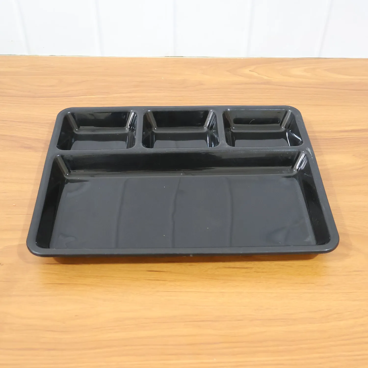 4-Compartment Meal Tray – Neat Sectioned Dining Plate - Detailed Feature View 6