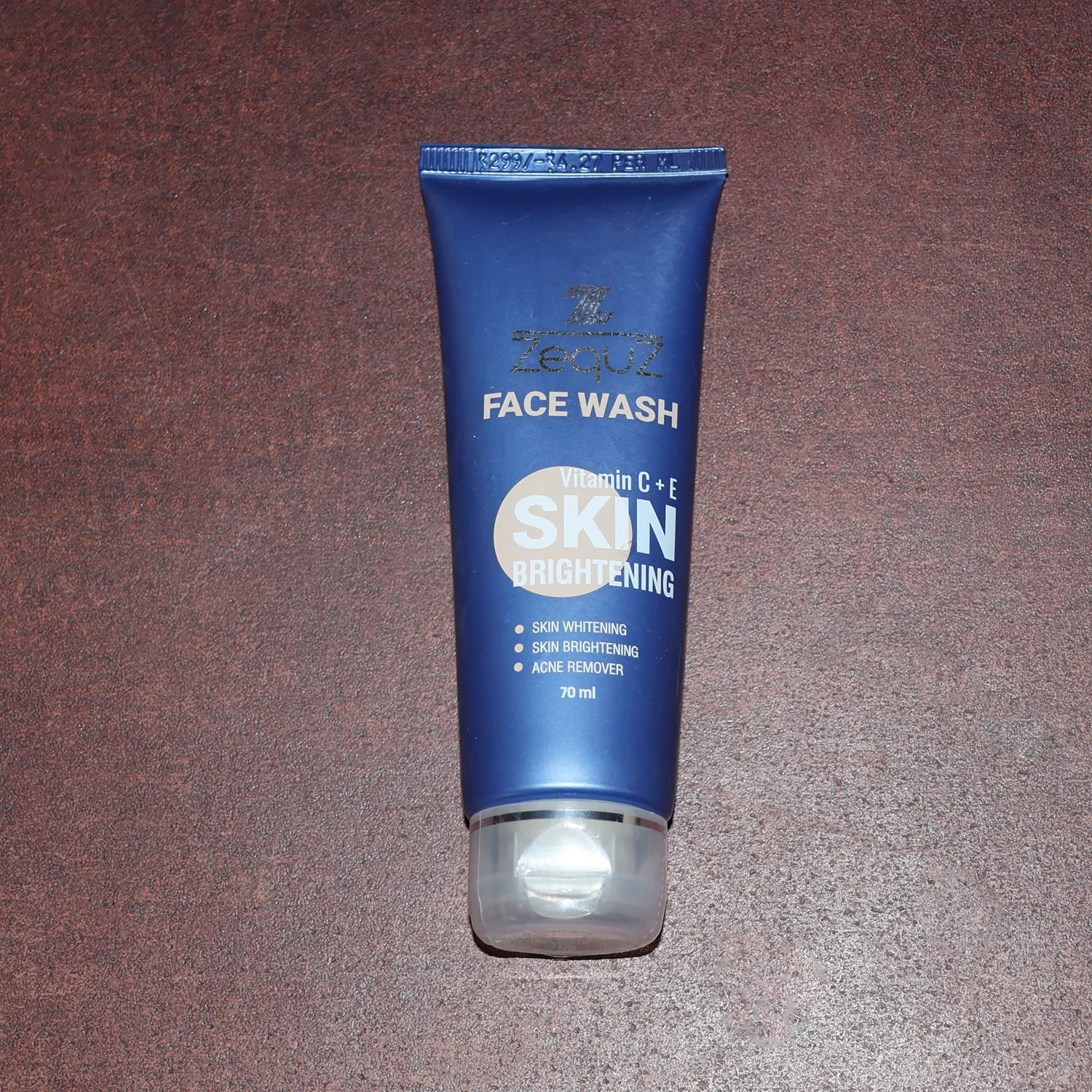 Vitamin C Brightening Face Wash – Gentle Glow & Oil Control - Detailed Feature View 7
