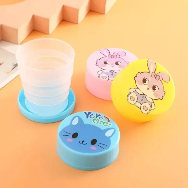 3 Pcs Folding Cups with Lids – Portable Reusable Cartoon Plastic Travel Cups, Collapsible Water & Mouthwash Cups for Outdoor Use (Random Colors)