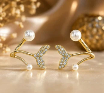 Elegant Crystal Pearl Wing Ear Cuff Earrings for Women Gold-Plated Statement Ear Wrap