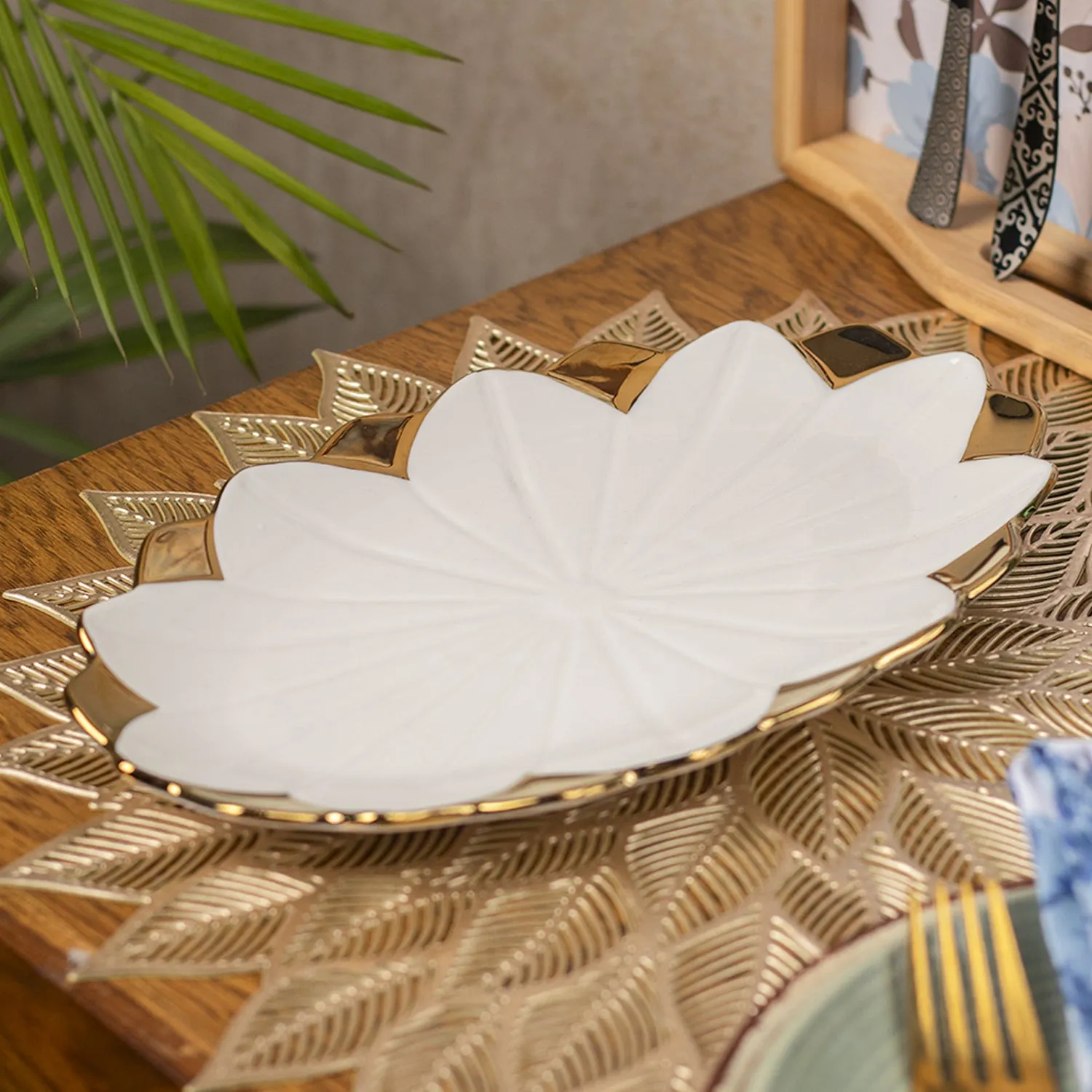Premium Antique Off White Ceramic Oval Serving Dish - 26 x 16 x 4CM - Buy Online at Alikart
