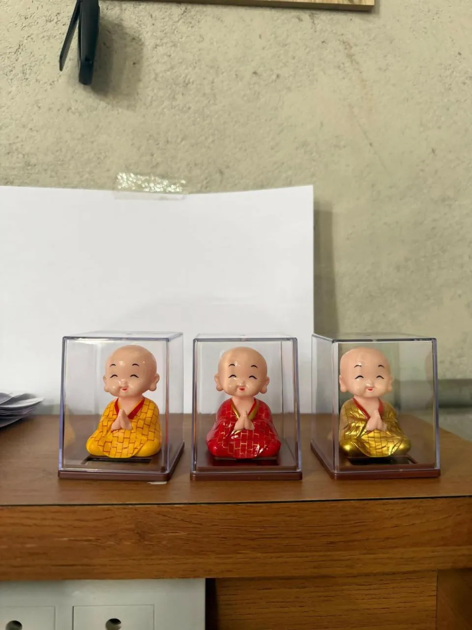 Solar Bobble Head Monk Showpiece in Acrylic Case for Car & Home Decor - Detailed Feature View 6