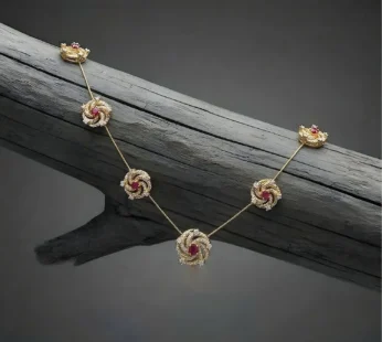 Ruby floral necklace – Elegant jewelry with diamond accents