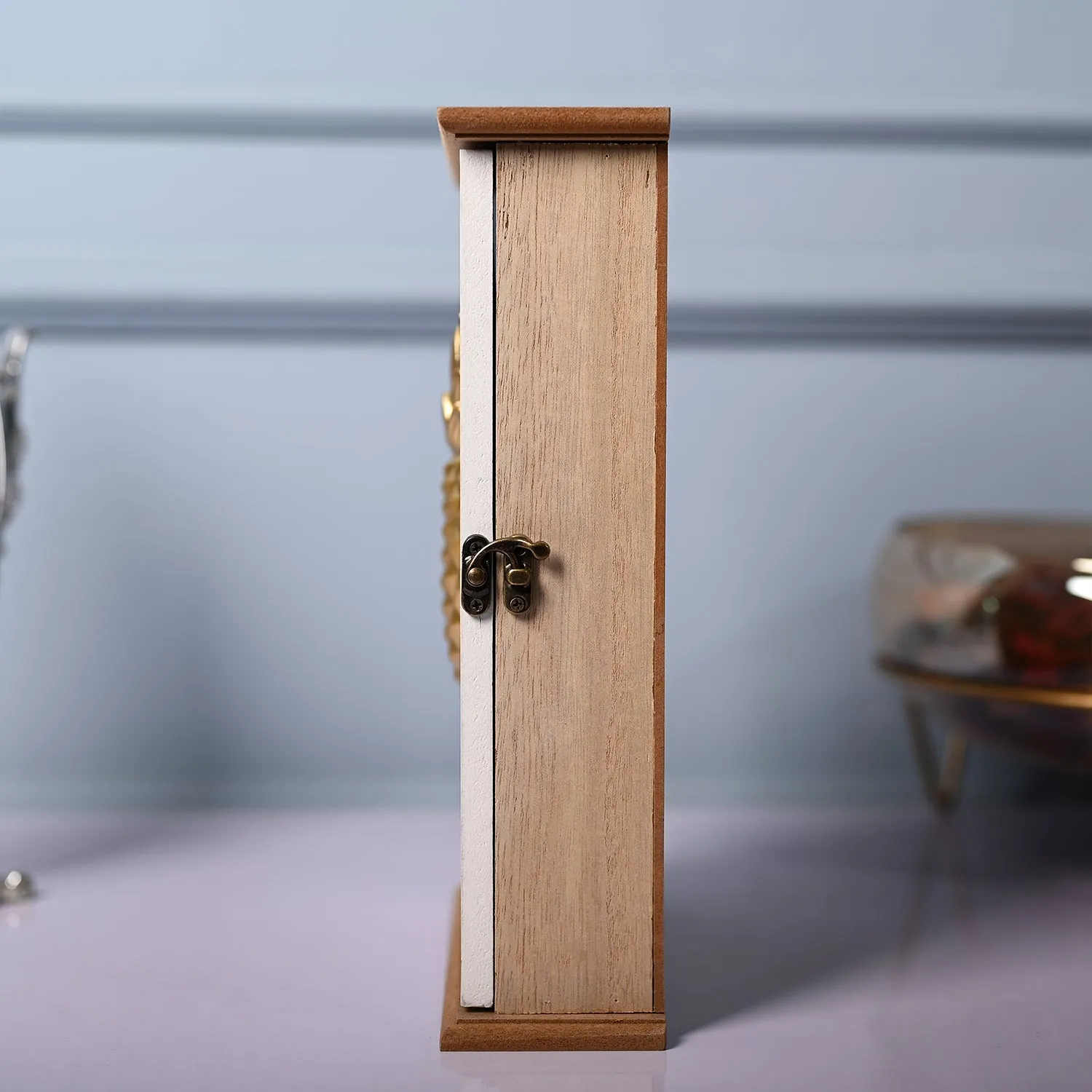 Gold Pineapple Key Holder Box - Detailed Feature View 2
