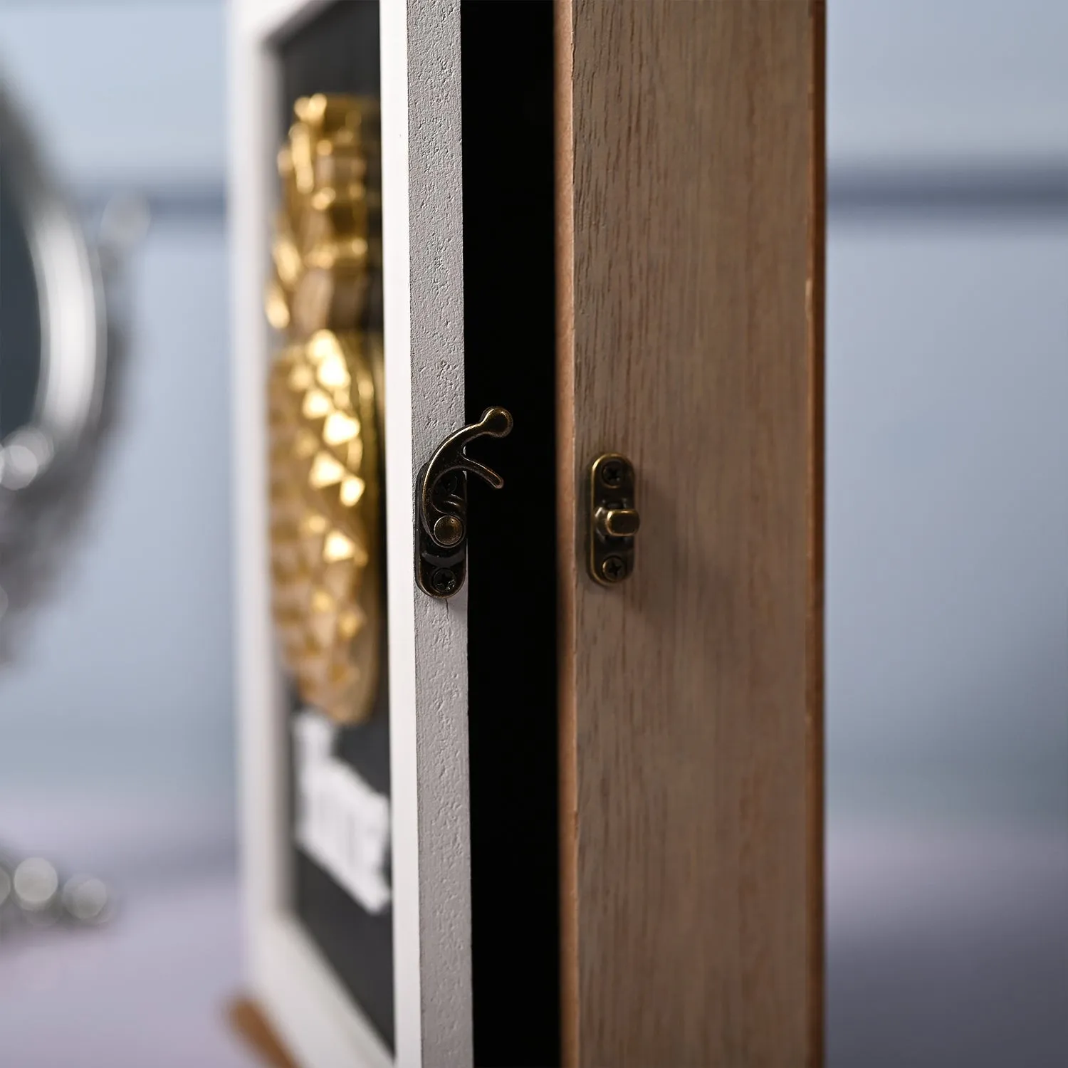Gold Pineapple Key Holder Box - Detailed Feature View 3