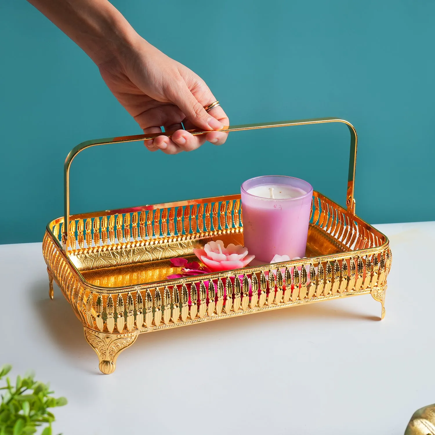 Golden Nordic Iron Basket With Handle - Detailed Feature View 3
