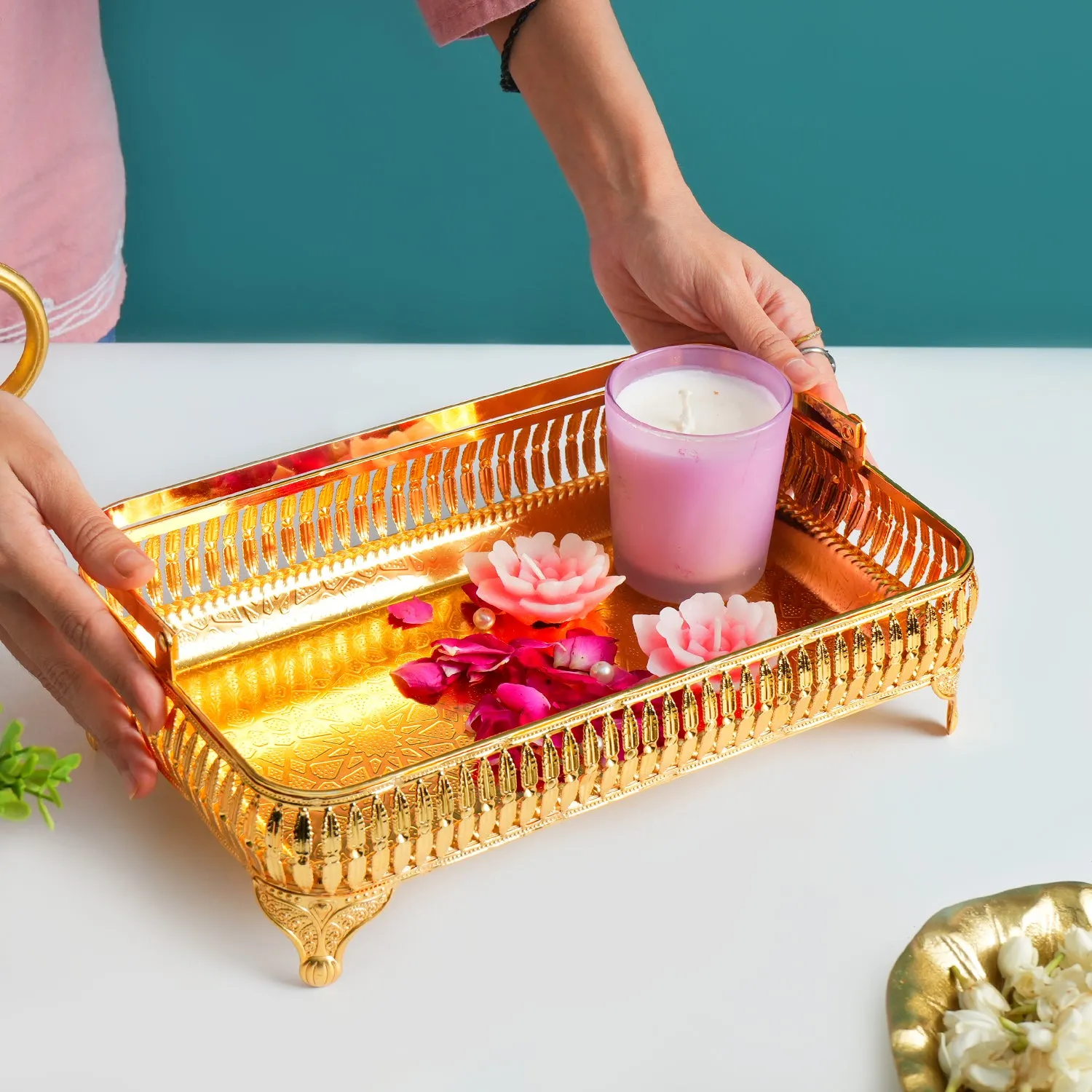 Golden Nordic Iron Basket With Handle - Detailed Feature View 5