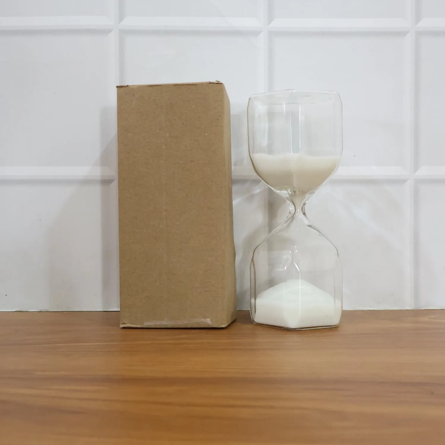 Glass Hourglass Timer – Elegant 2.5-Minute Visual Focus Timer - Detailed Feature View 7