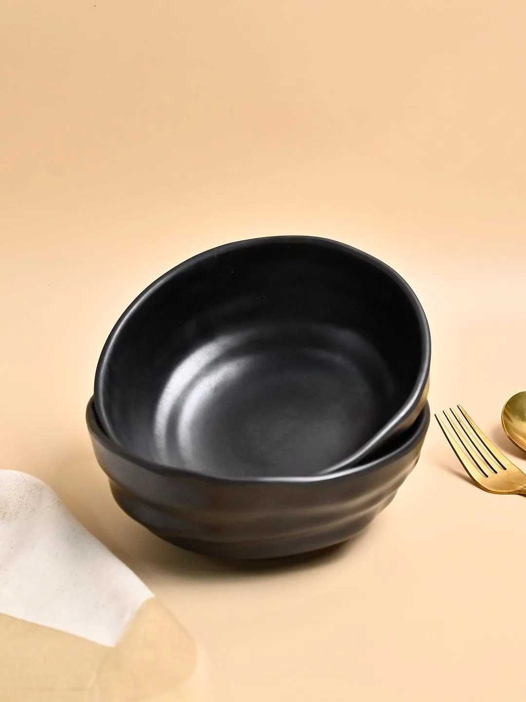 Melamine Black Round Serving Bowl (Set of 2) - Detailed Feature View 2