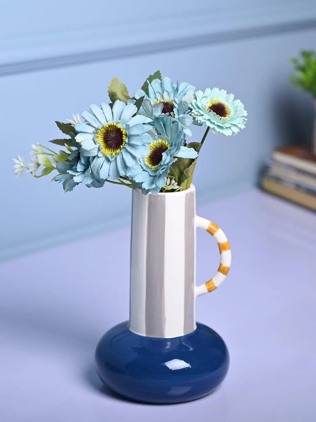 Stylish Blue Ceramic Vase - Detailed Feature View 1