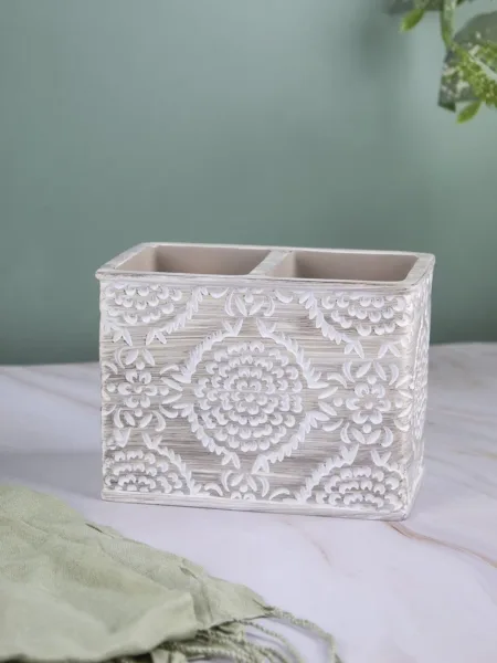 Traditional Engraved Design Toothbrush Holder