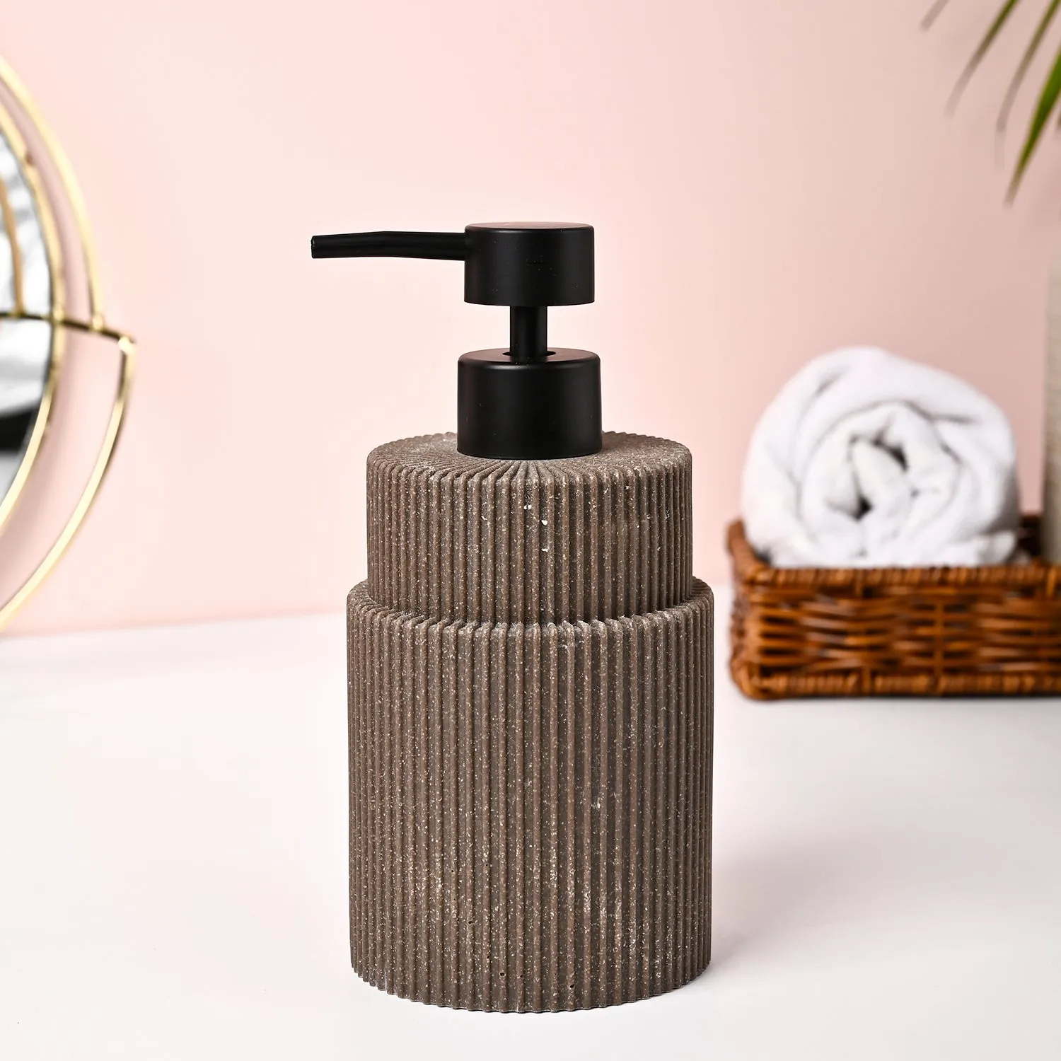 Premium VON CASA Brown Polyresin Soap Dispenser - 410ml - Buy Online at Alikart