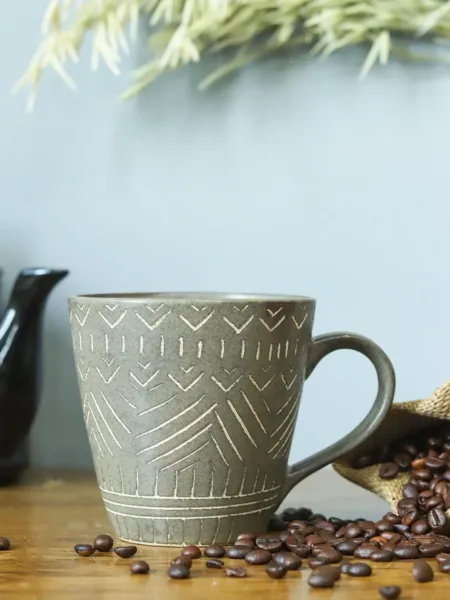 VON CASA Ceramic Coffee Mug – 320 Ml, Brown & Engrabed