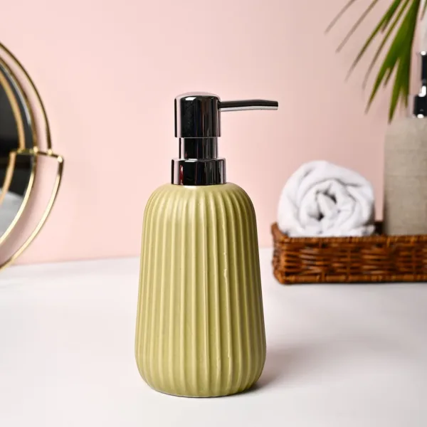 VON CASA Mint Green Polyresin Soap Dispenser – 270ml