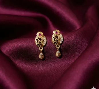 Peacock Filigree Earrings – Gold-Plated Ruby & Crystal Dangle
