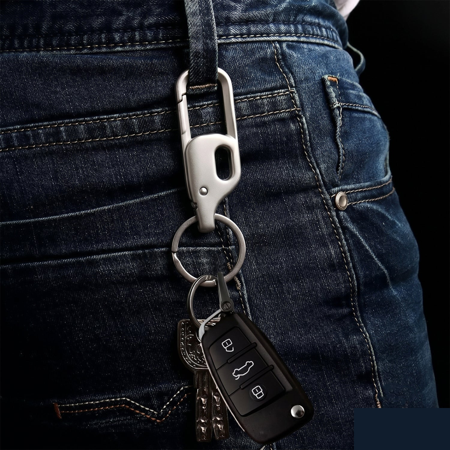 Metal Key Holder – Heavy Duty Carabiner Style Keychain for Secure Keys - Detailed Feature View 1