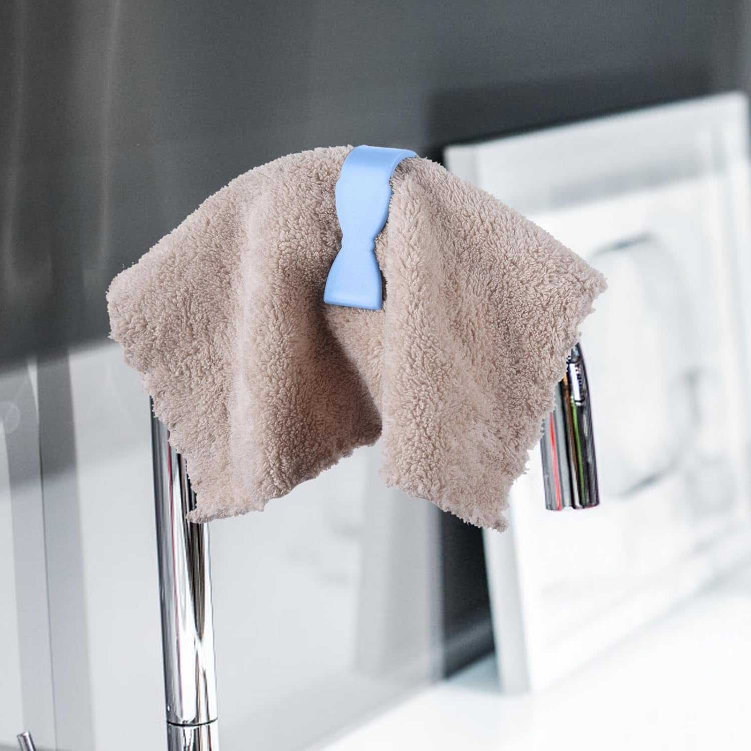 Multipurpose Towel Holder Clips – Easily Organize Your Towels - Detailed Feature View 4