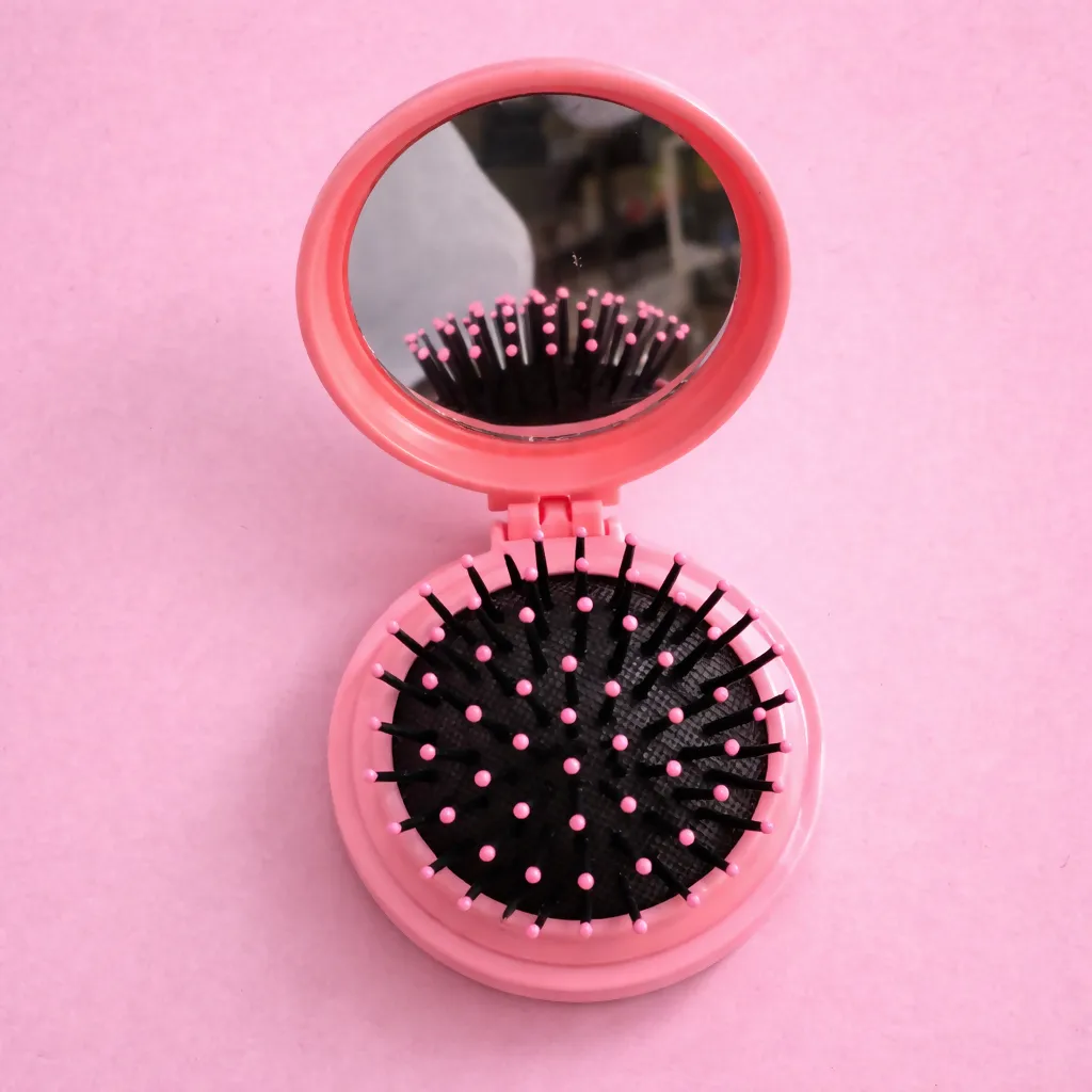 Foldable Hair Brush – Compact Travel Comb with Built-In Mirror - Detailed Feature View 1