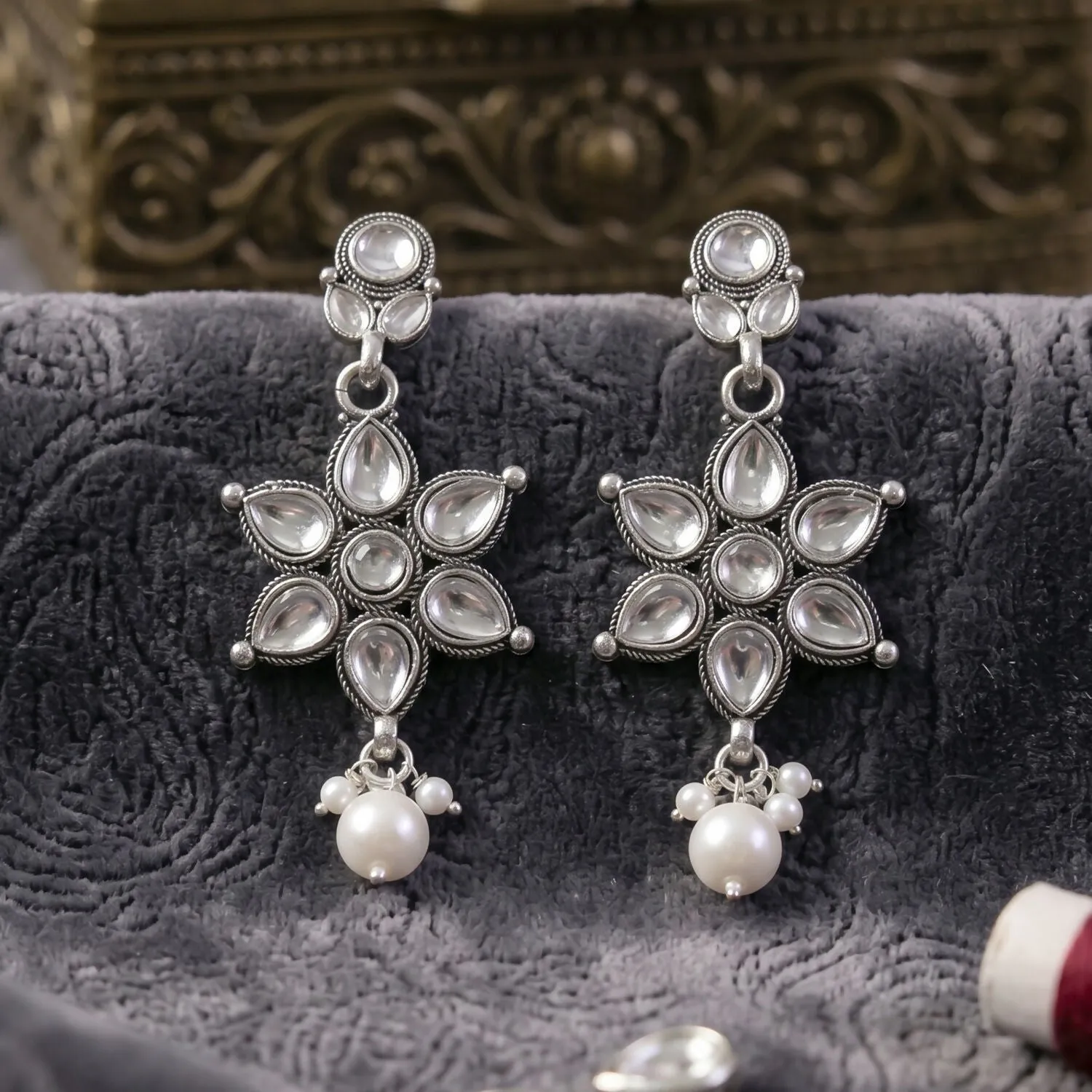 Silver & Pearl Necklace Set – Elegant Floral Pendant & Earrings - Detailed Feature View 3