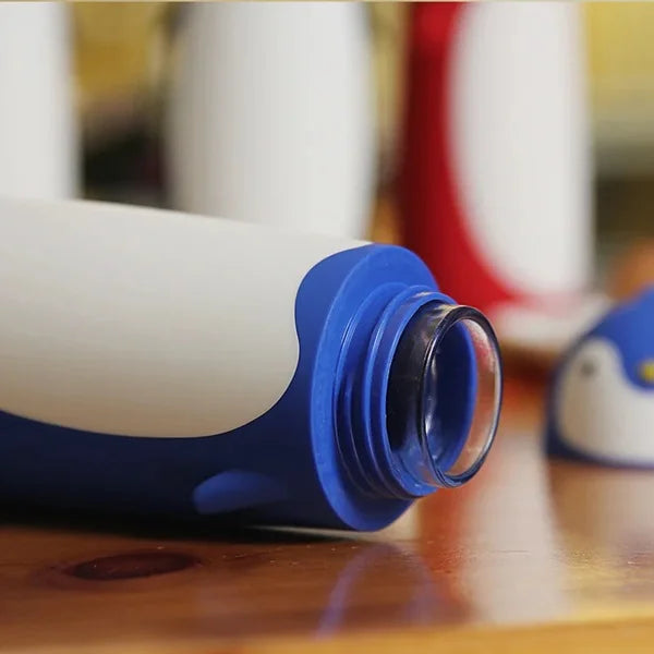 300ml Penguin Shape Water Bottle - Detailed Feature View 3