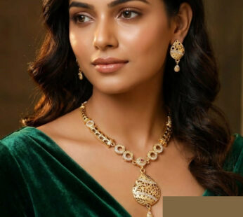 Antique Gold Peacock Filigree Pendant Necklace & Earring Set AD