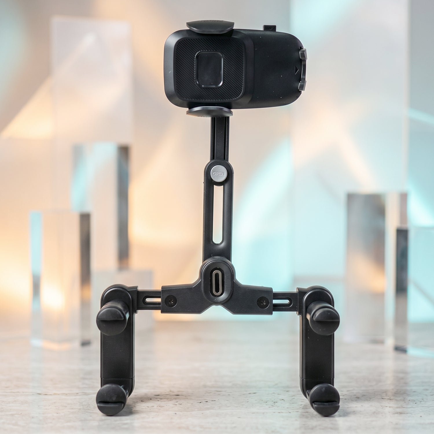 Car Rear View Mirror Phone Holder – 360° Adjustable & Retractable - Detailed Feature View 1