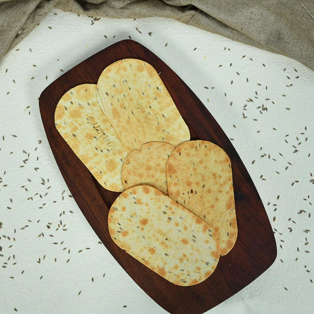 Crispy Garlic Bread Wheat Khakhra - Savory Snack 58g - Detailed Feature View 3