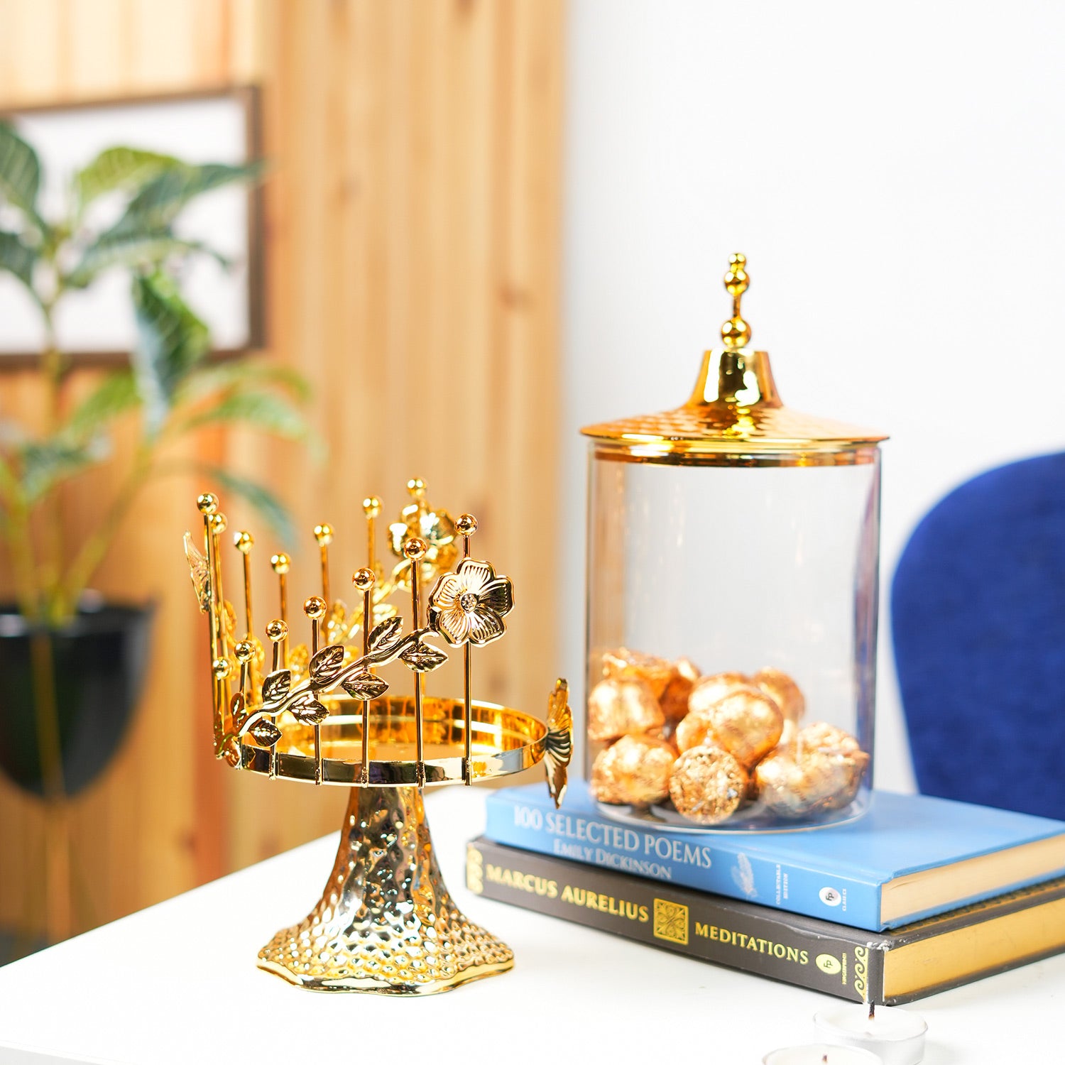 Glossy Golden Iron Candy Bowl (14.5 x 30.5cm) - Detailed Feature View 2