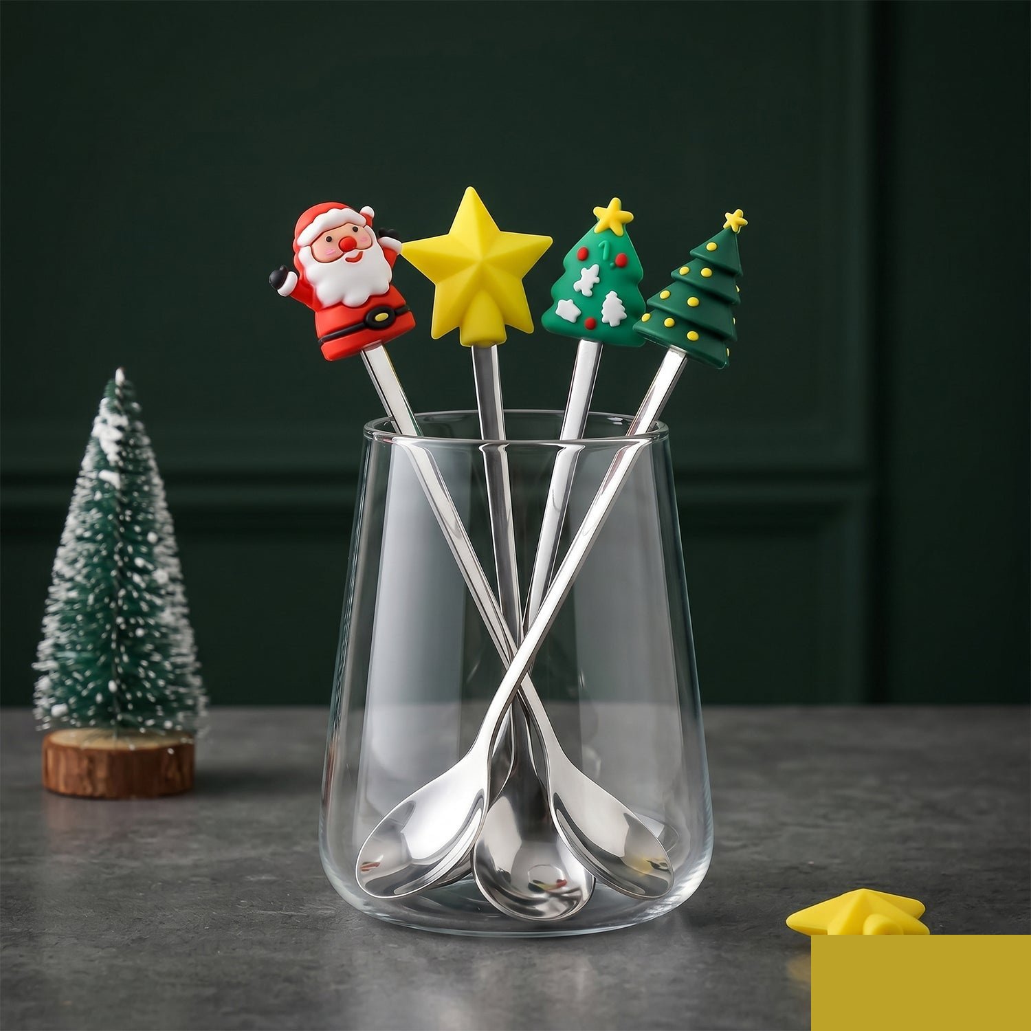 Golden Cartoon Spoon Set – Stylish & Durable Tableware for All - Detailed Feature View 4