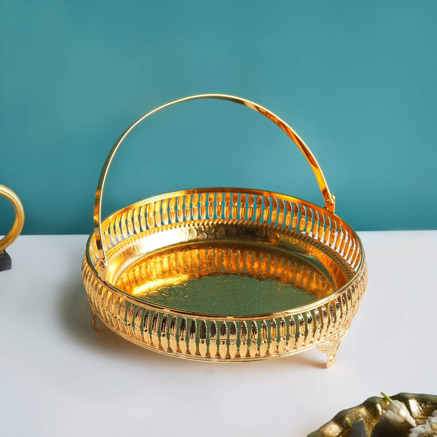 Premium Golden Round Nordic Basket With Handle - Buy Online at Alikart