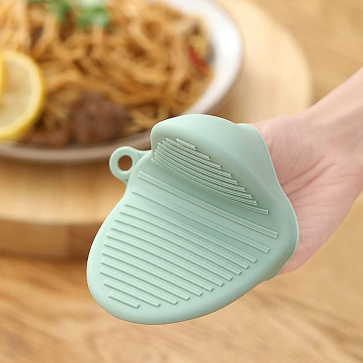 Heat-Resistant Silicone Pinch Pot Holder with Anti-Slip Grip (Single Piece) - Detailed Feature View 1