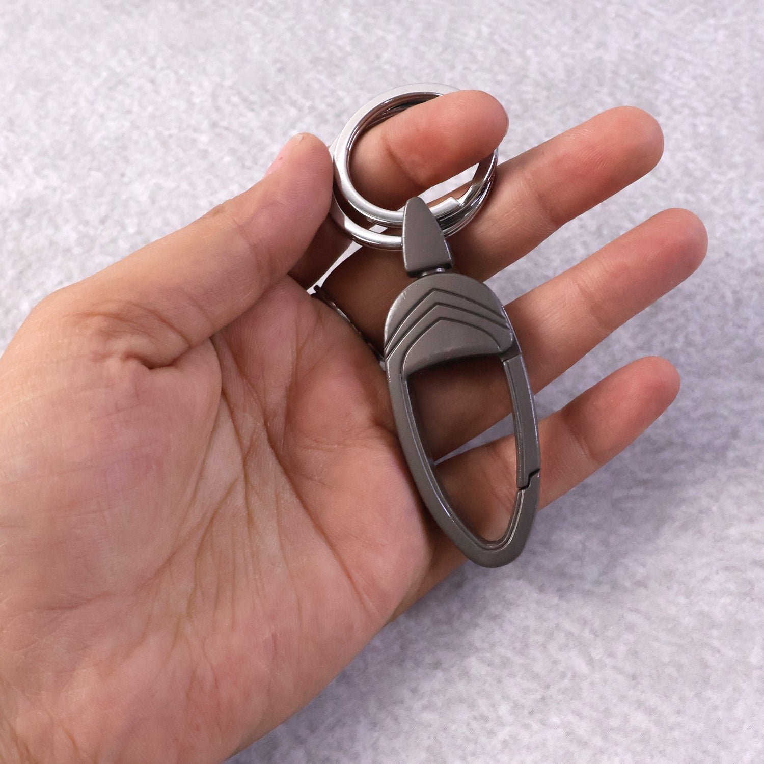 Heavy Duty Metal Carabiner Keychain – Durable & Secure Accessory - Detailed Feature View 4