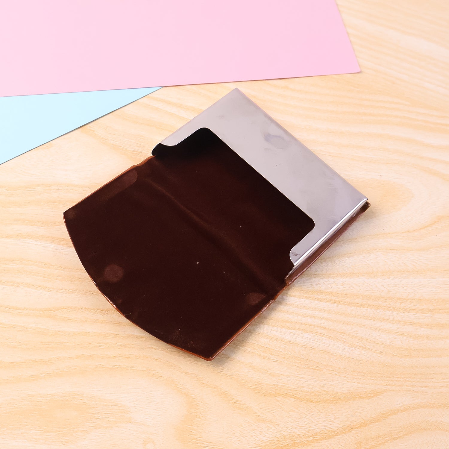 Leather Business Card Holder – Slim Magnetic Closure Case - Detailed Feature View 2