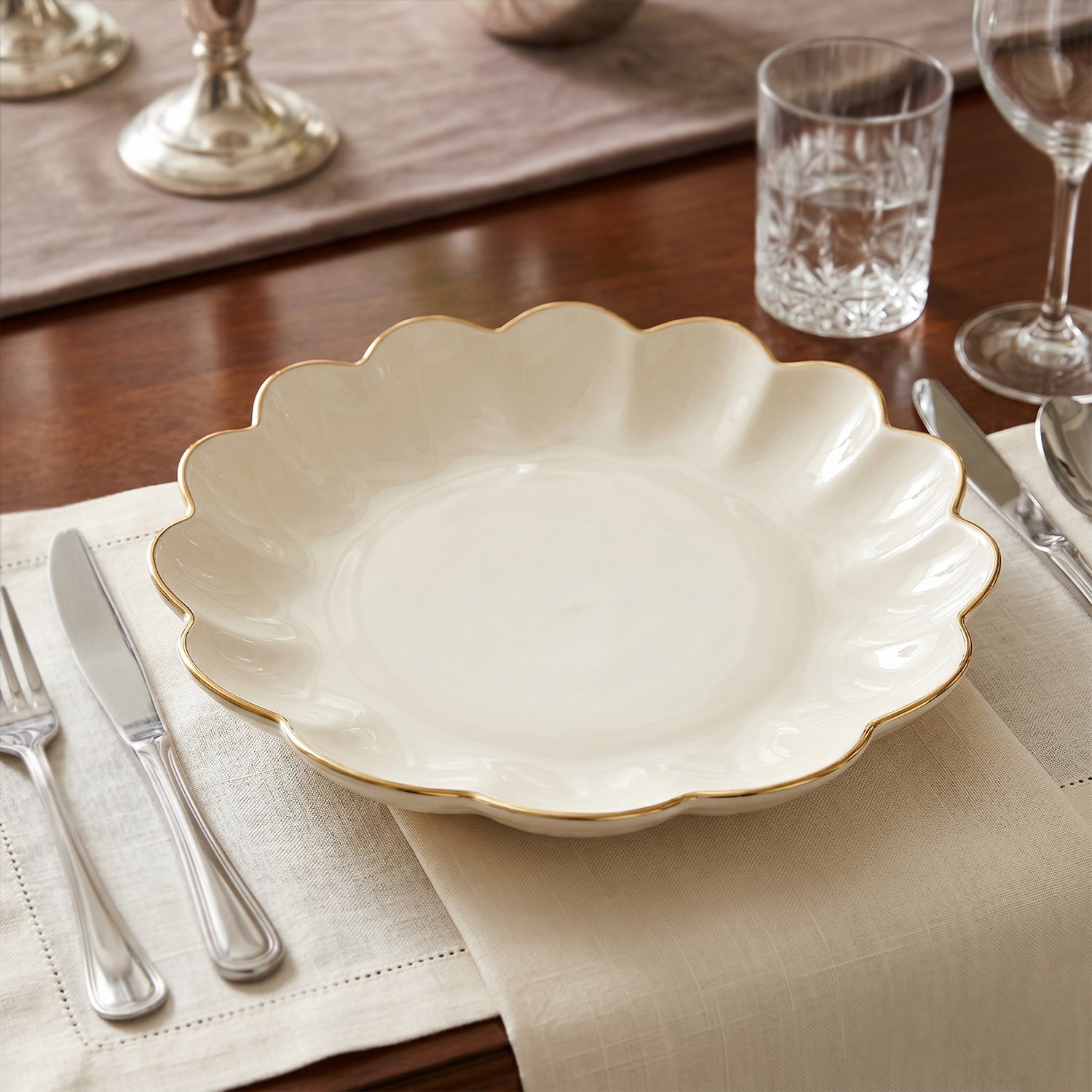 Lotus Flower Decorative Serving Tray – Elegant Snack & Dry Fruit Platter - Detailed Feature View 1