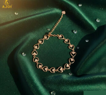 Radiant Gold-Toned Heart Link Bracelet – Adjustable Chic Wristwear