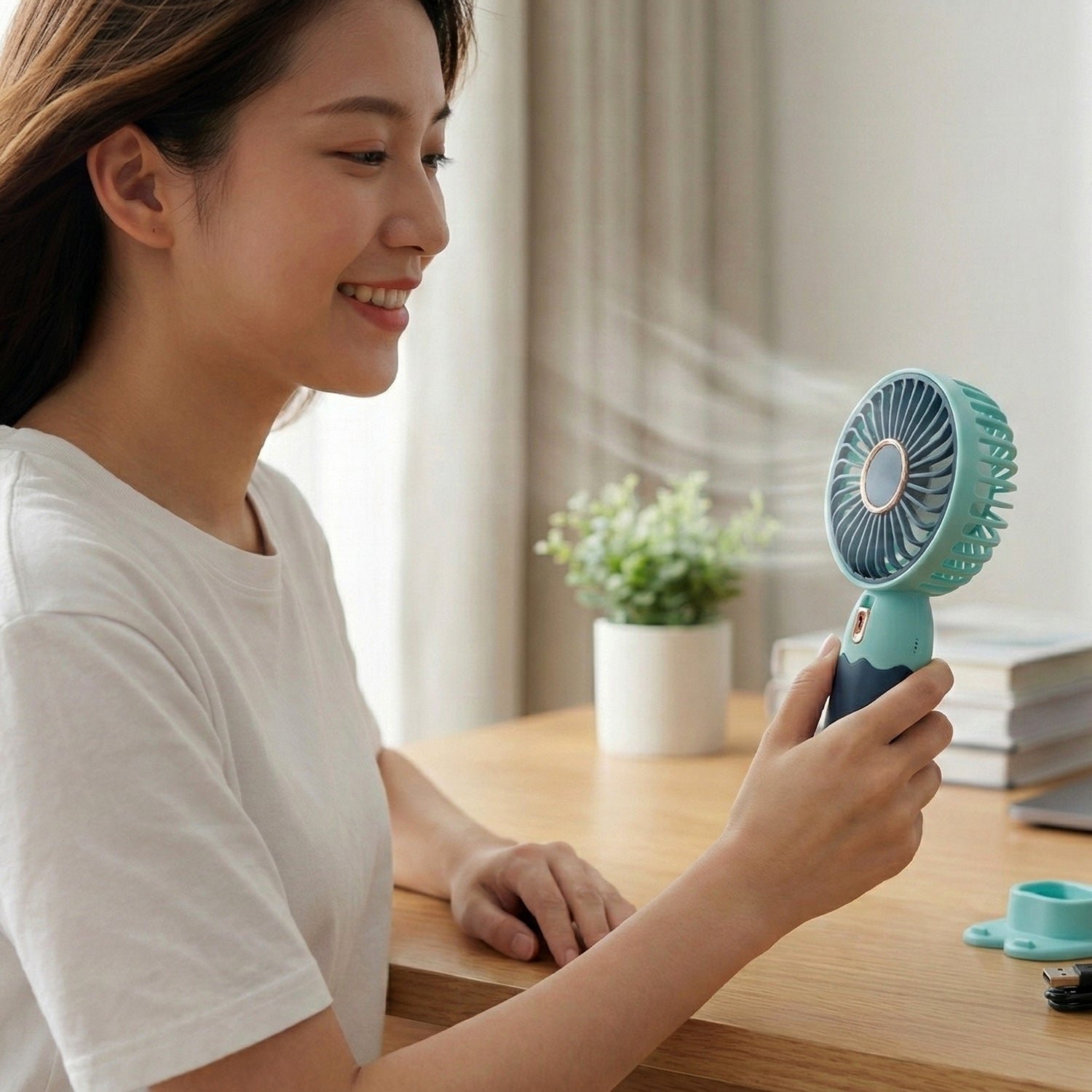 Rechargeable Portable Handheld Mini Fan – USB Charging with Stand - Detailed Feature View 2