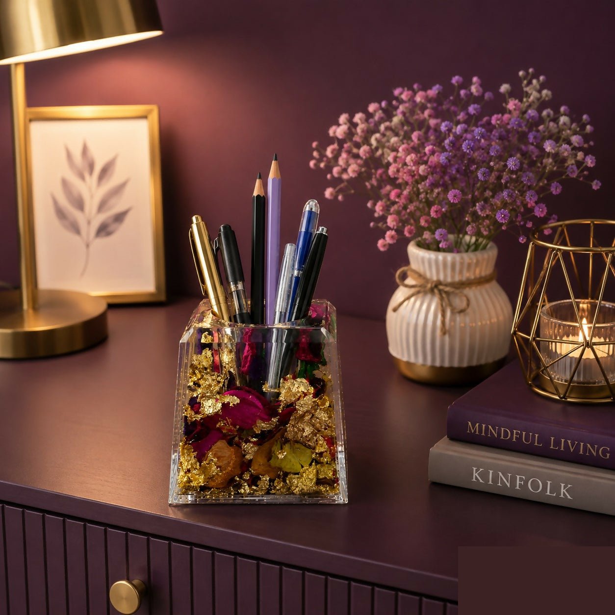 Resin Flower Pen Stand – Elegant Desk Organizer for Office & Home - Detailed Feature View 2