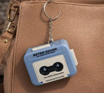 Retro Cassette Tape Keychain – Nostalgic Click Sound Accessory