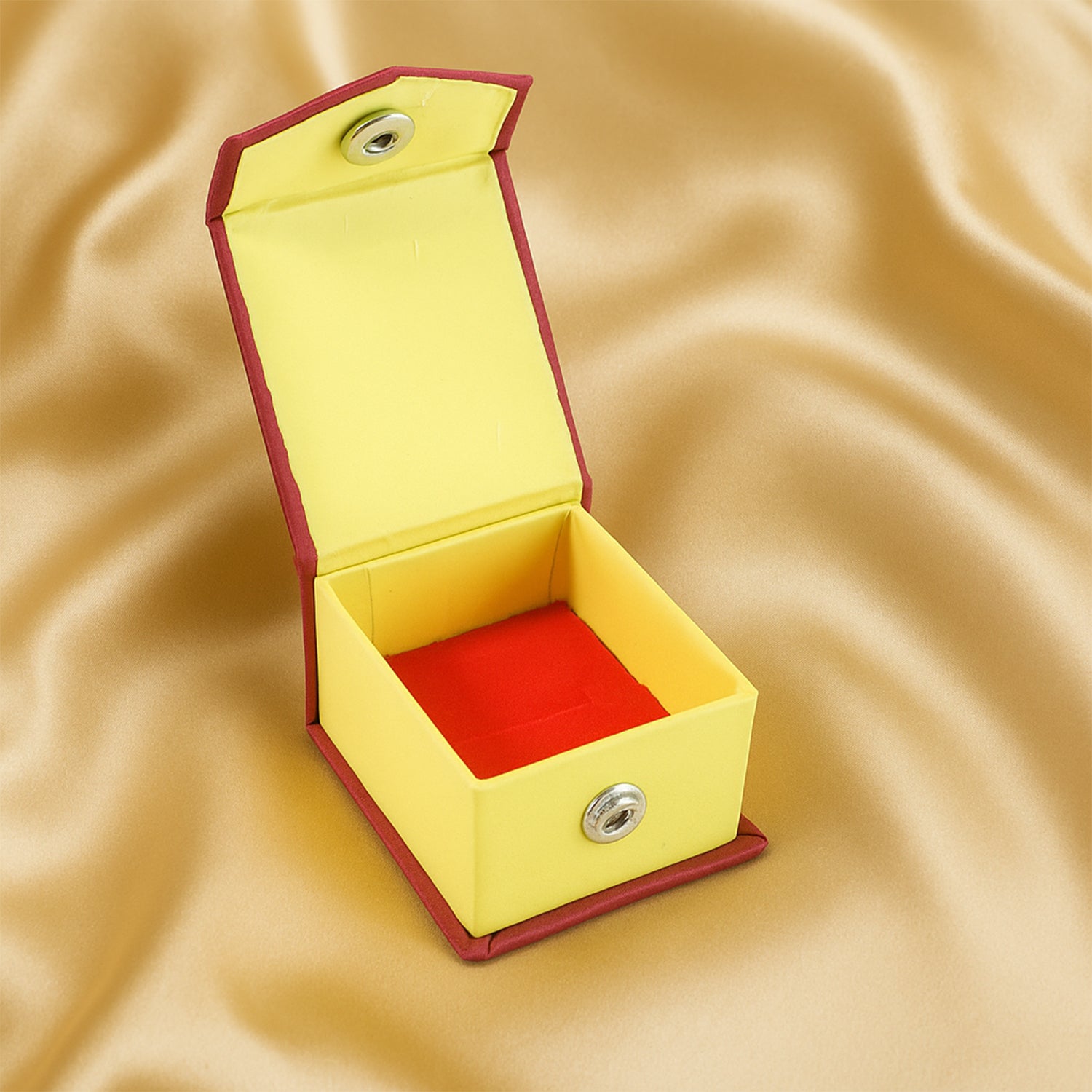 Ring Gift Box – Premium Elegant Presentation with Velvet Cushion - Detailed Feature View 7