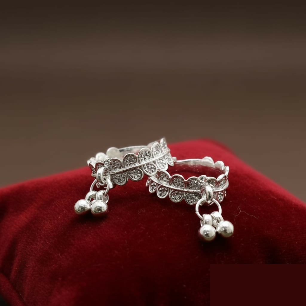 Premium Silver Toe Ring with Ghungroo Charm – Adjustable Elegance for Women - Buy Online at Alikart