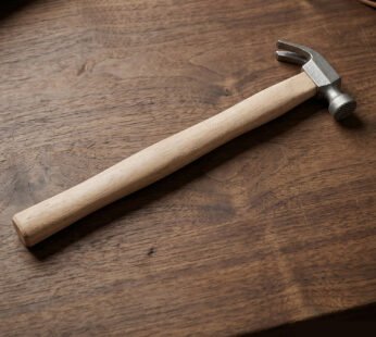 Wooden Handle Claw Hammer – Durable Steel Head for Carpentry